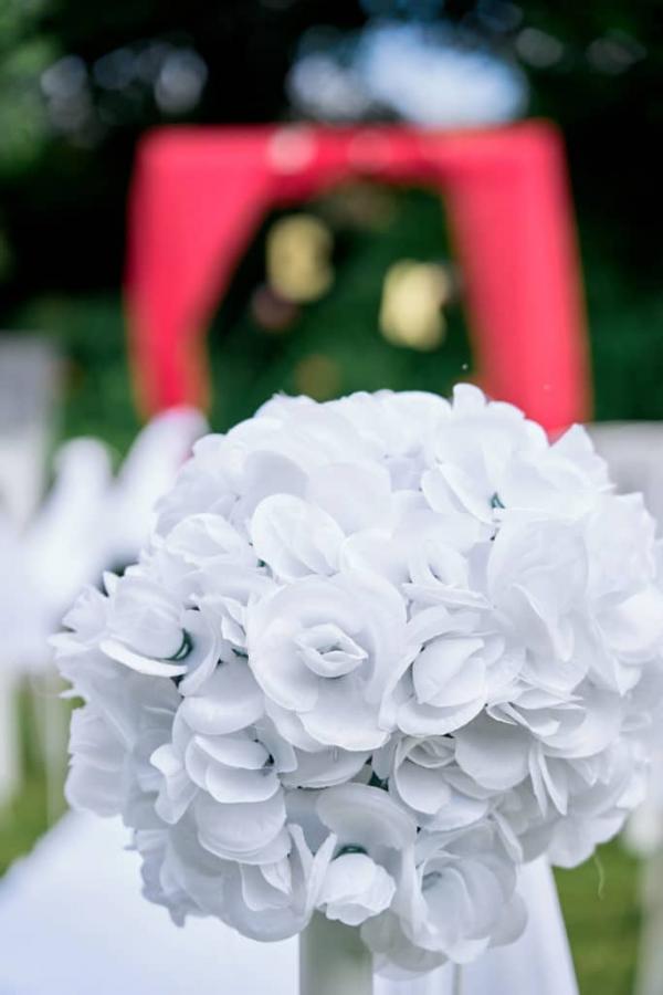 So romantic! Le mariage de C&K en rouge et blanc... 12