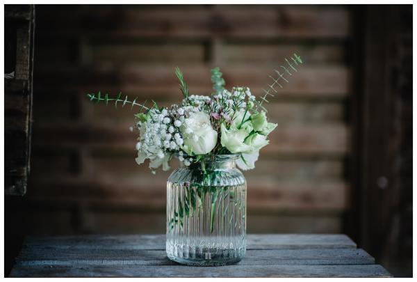 Vase en verre strié