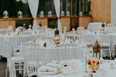 Entre Orient et Occident: un mariage aux notes orientales au cœur d'un château breton