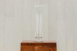 Vase en verre sur pied