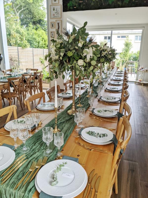 Location chemin de table gaze de coton vert mariage Bretagne
